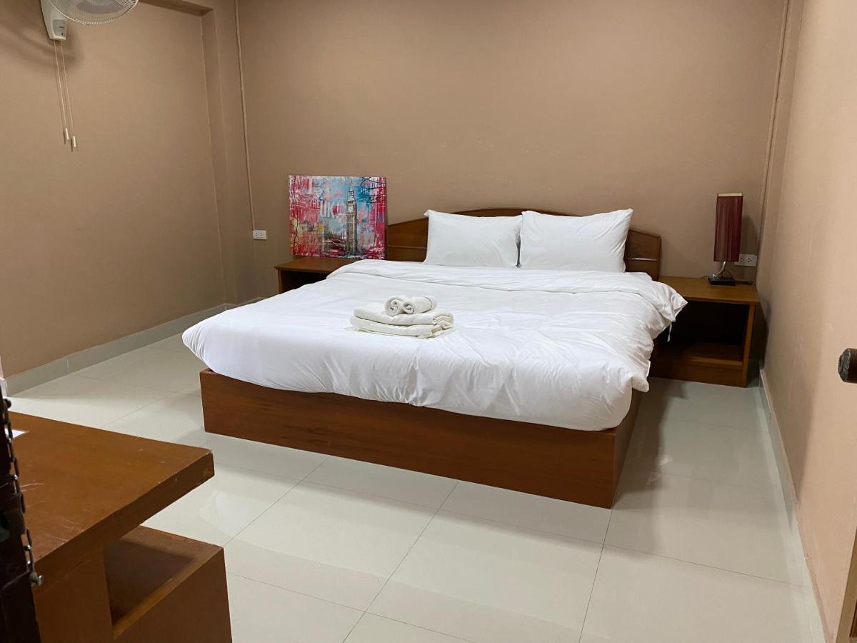 Hug Me Hostel Pattaya